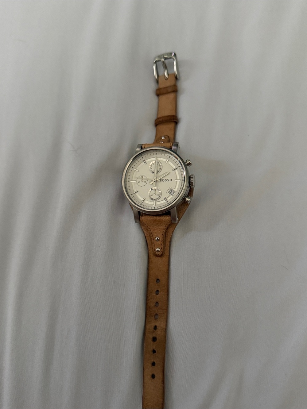 Fossil Chronograph Watch with Cream Dial and Tan Leather Strap
